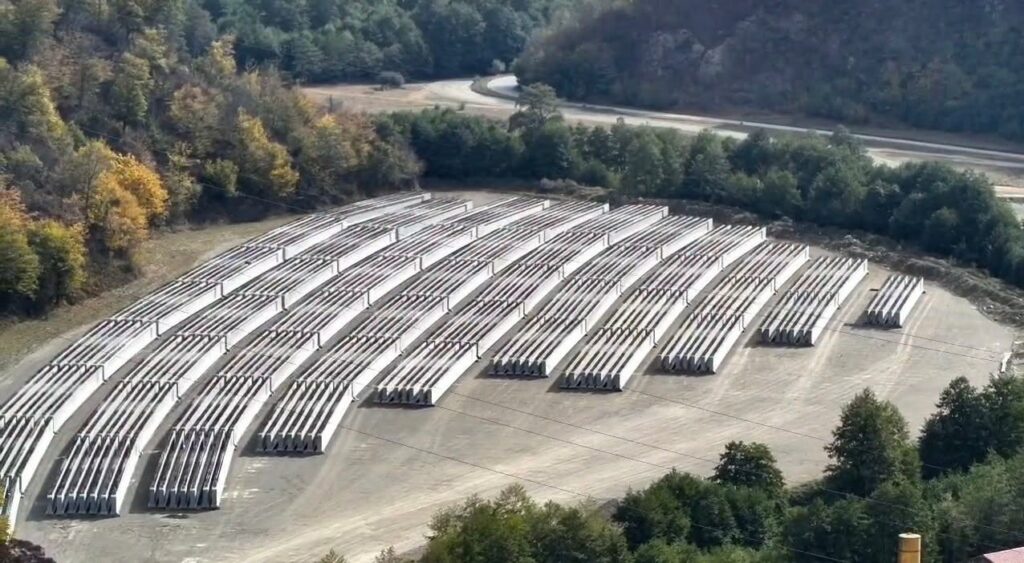 Grinzile Autostradei Sibiu-Pitești, la Racovița, pleacă spre șantier