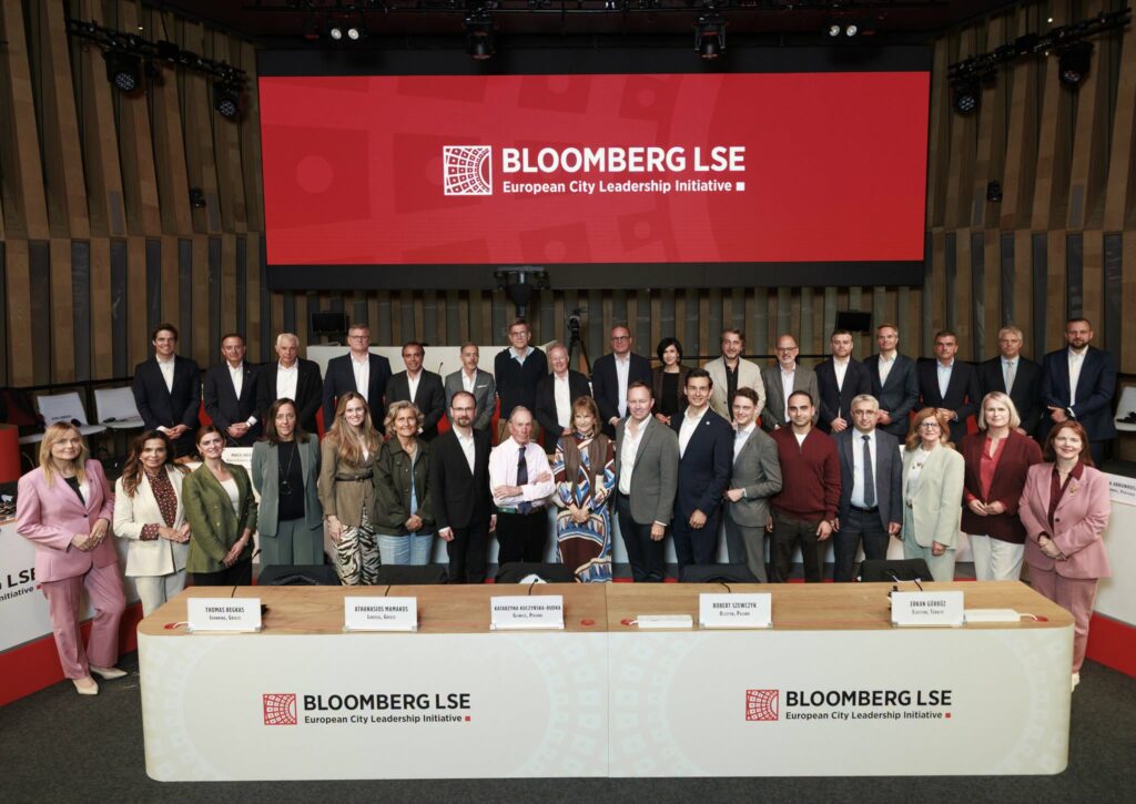 Bucureștiul, inclus pentru prima dată în programul de formare al lui Michael Bloomberg. Ciucu: Voi primi asistență pentru dezvoltarea unor politici de mobilitate