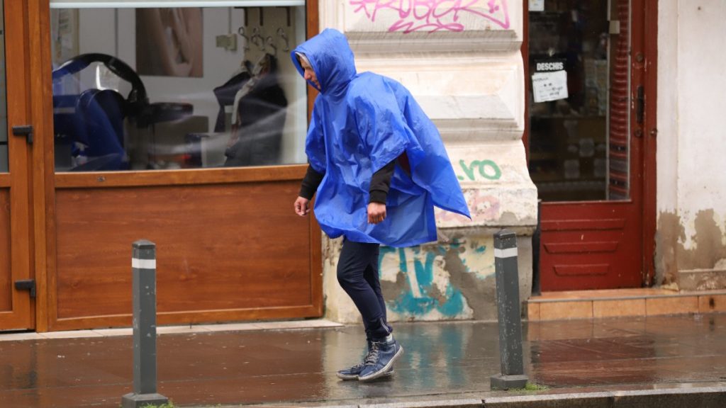 Vremea se răcește și apar ploile în unele zone spre sfârșitul săptămânii. Prognoza meteo ANM pentru perioada 6 octombrie-2 noiembrie 2026