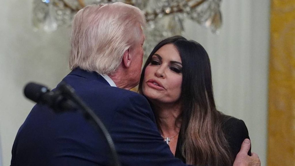 Donald Trump s-a dezis de ambasadoarea Kimberly Guilfoyle după ce a demis-o: „Făcea o treabă bună, dar nu ne-a plăcut ce am citit”