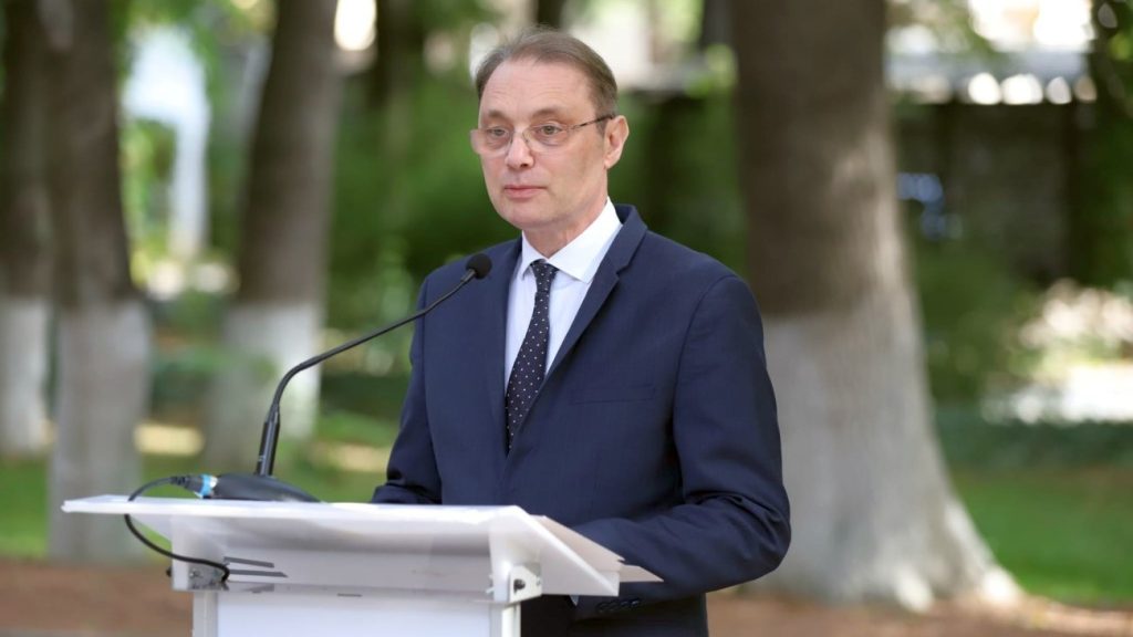 Luca Niculescu a anunțat când vrea să depună în Parlament lista de miniștri și programul de guvernare: „Am văzut deschiderea de a vota un guvern. Toate variantele sunt pe masă”