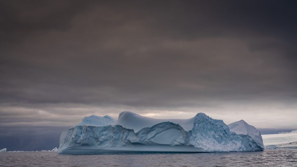 Gheața marină din Antarctica atinge al treilea cel mai scăzut nivel din istorie. Oamenii de știință trag un semnal de alarmă