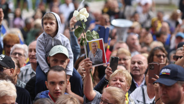 Aproape 100 de amenzi la protestele susținătorilor lui Călin Georgescu de la Arestul Central. Au fost întocmite patru sesizări penale
