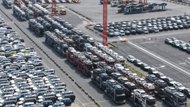 UE și China încheie acord pentru controla vânzările mașinilor hibride