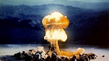 Războiul nuclear și utilizarea rău intenționată a AI, printre pericolele care ar putea duce la dispariția umanității până în 2100