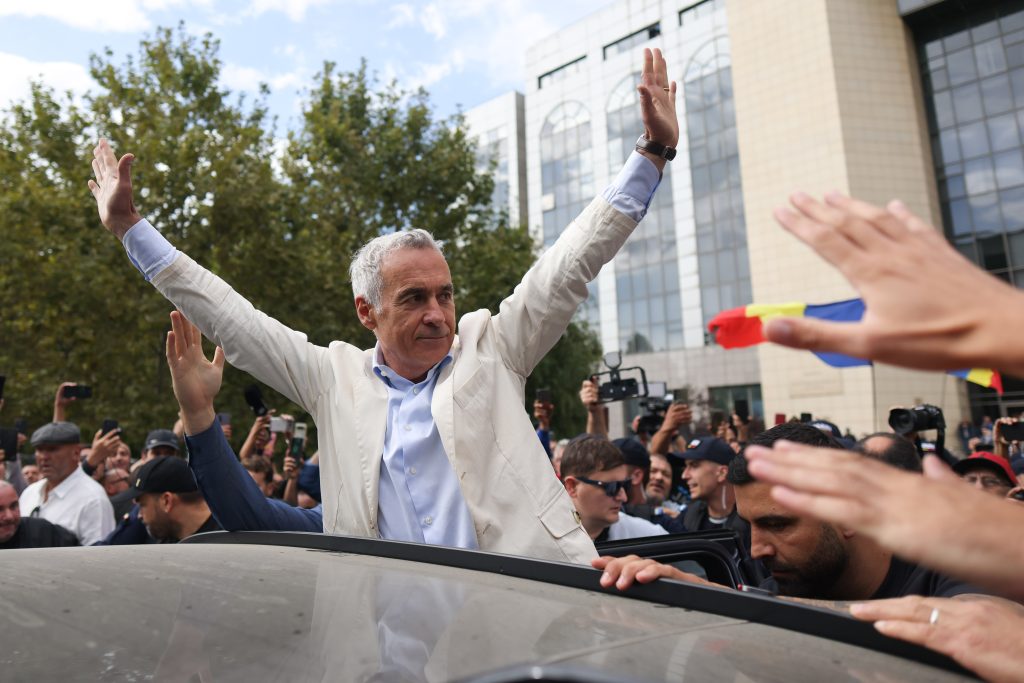 Călin Georgescu stă în celulă cu alți trei bărbați și refuză mâncarea din arest. Ce urmează în ancheta DIICOT