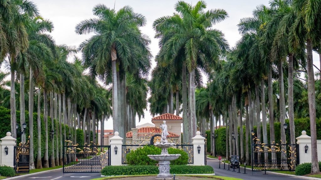 Donald Trump vrea să transforme complexul său de golf din Florida în reședință prezidențială și susține că armata i-a dat ideea