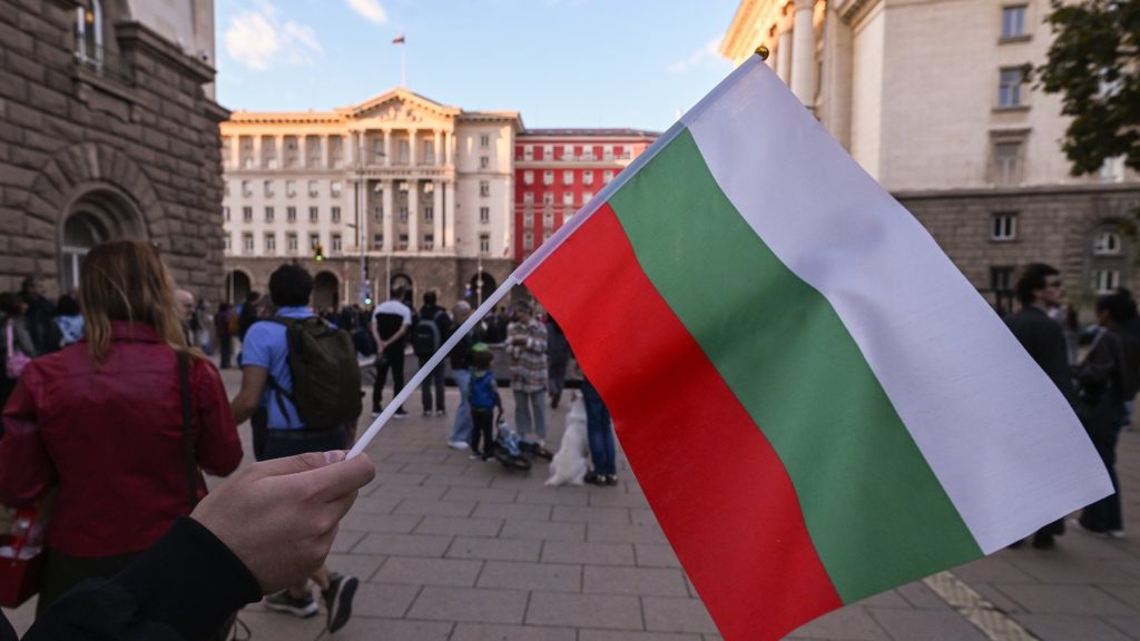 Cum a trecut Bulgaria prin șapte rânduri de alegeri anticipate și a supraviețuit economic. Explicația lui Silviu Cerna, fost membru în consiliul de administrație al BNR