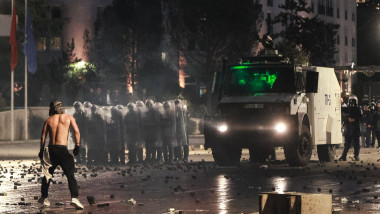 Premierul Edi Rama acuză implicarea unor forțe străine în violențele din Albania: „Toate acestea sunt lucrarea aceleiași mâini”