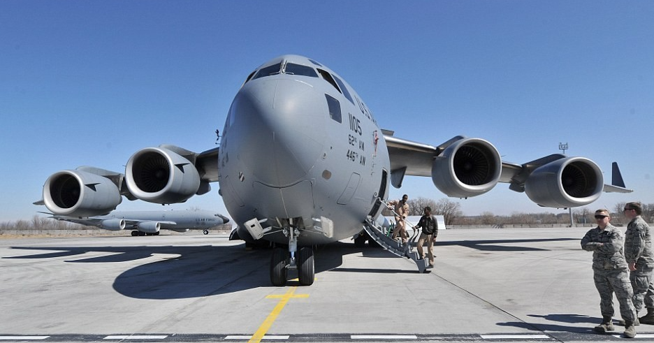 Un bărbat cu dublă cetățenie britanică și iraniană, arestat în urma unui grav incident de securitate la o bază aeriană americană din Anglia