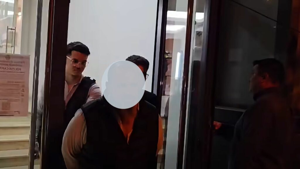Reținut după audieri: Bărbatul care a agresat jurnaliștii