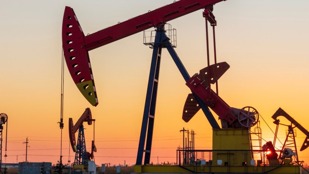 Prețurile petrolului scad după acordul Europei de eliberare motorină