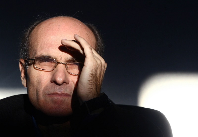 Președintele Dan, reacție după ce adepții pro-rusului Călin Georgescu au aprins lumânări în forma inițialelor lui Cristian Tudor Popescu / „Niciun jurnalist nu trebuie să devină ținta amenințărilor”