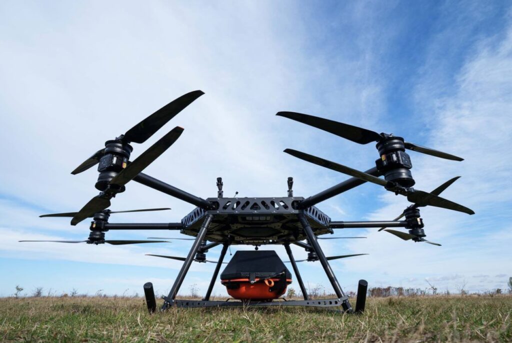 Ucraina a prezentat o dronă „ambulanță zburătoare” care poate evacua răniții de pe front în doar câteva minute