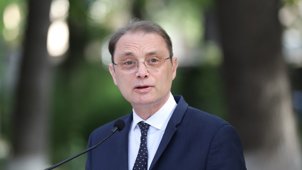 Ideile principale din programul de guvernare al lui Luca Niculescu: reformă la ANAF, pensiile indexate anual și finalizarea a 4 autostrăzi