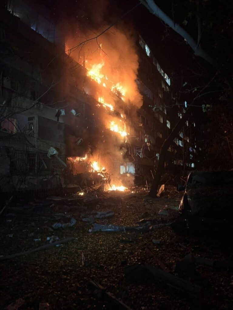 Doi morți și 21 de răniți în urma atacului cu rachete balistice al Rusiei asupra Kievului. Patru persoane sunt în stare gravă