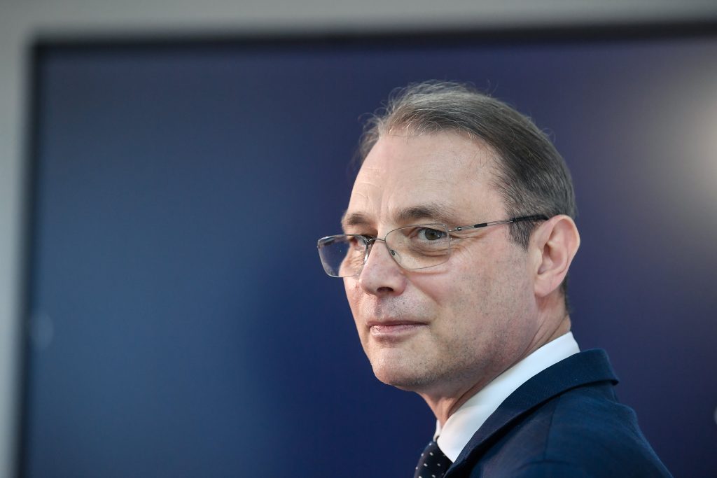 DOCUMENT Luca Niculescu a depus lista miniștrilor și programul de guvernare la Parlament. Toate propunerile PSD, acceptate / Când se va da votul în plen