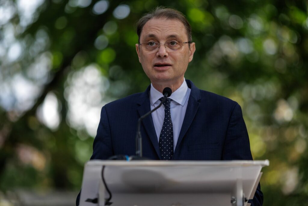Niculescu: Franța este esențială pentru securitatea NATO la Marea Neagră