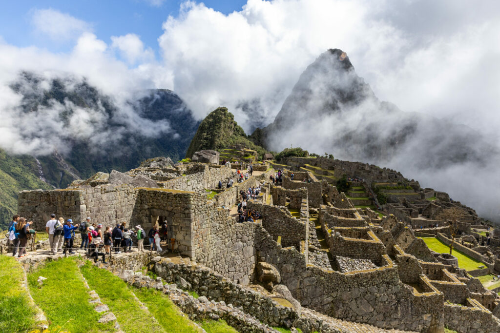 Incendiu la Machu Picchu sub control, accesul securizat.