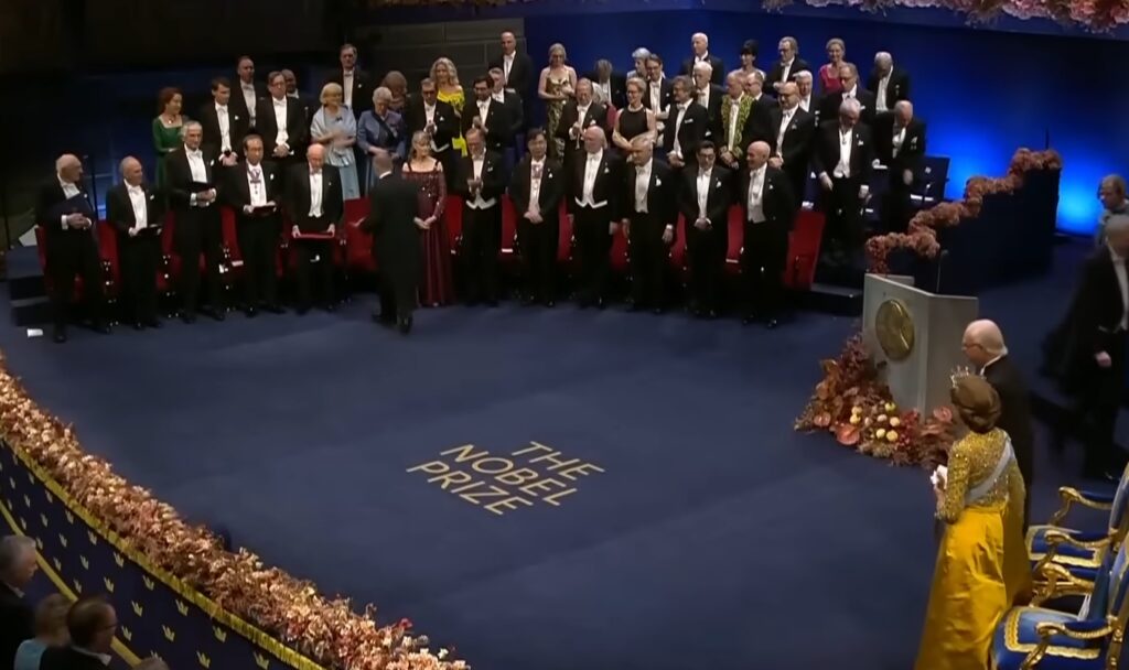Cine va câștiga Nobelul pentru Literatură 2026? Doi români se află printre favoriți