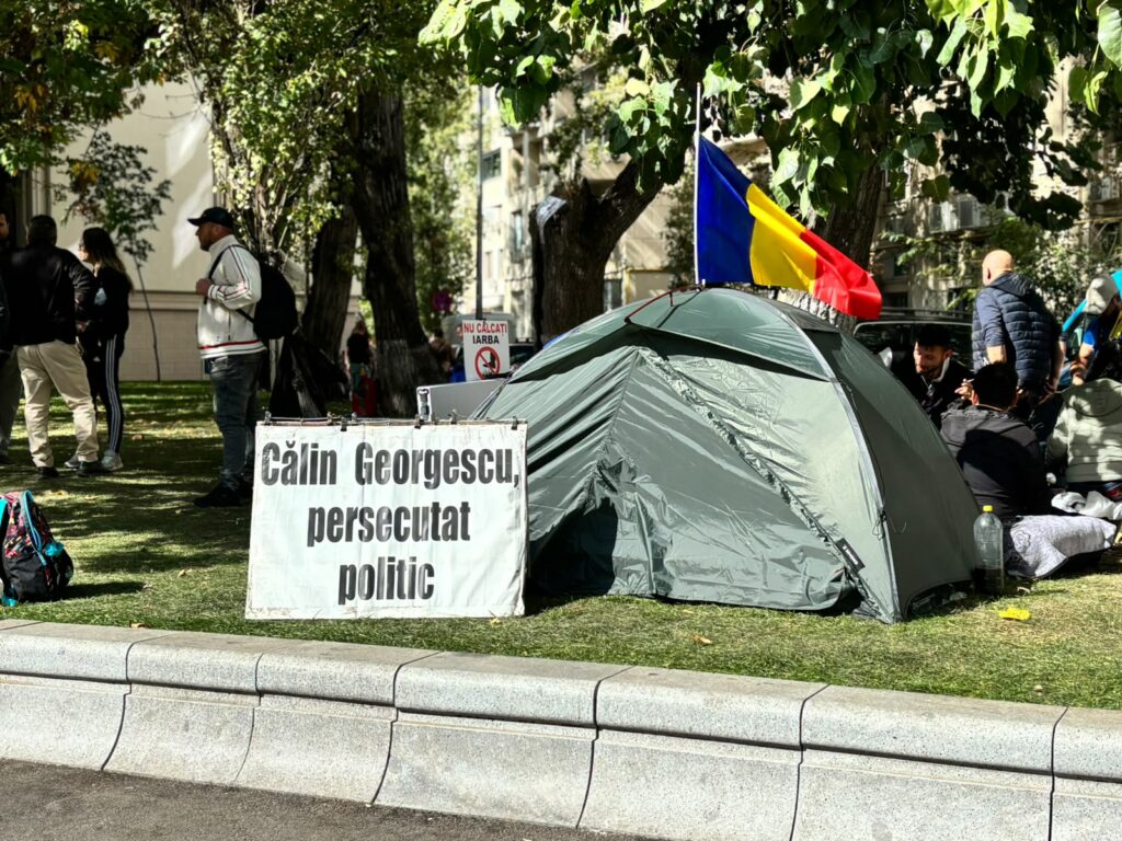 Zeci de amenzi pentru protestul din fața sediului Arestului Central