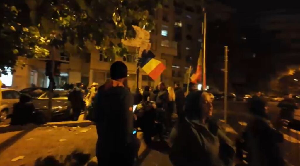 Aproximativ 200 de susținători ai lui Călin Georgescu, din nou la Arestul Central. „Căline, Căline, Iisus este cu tine”