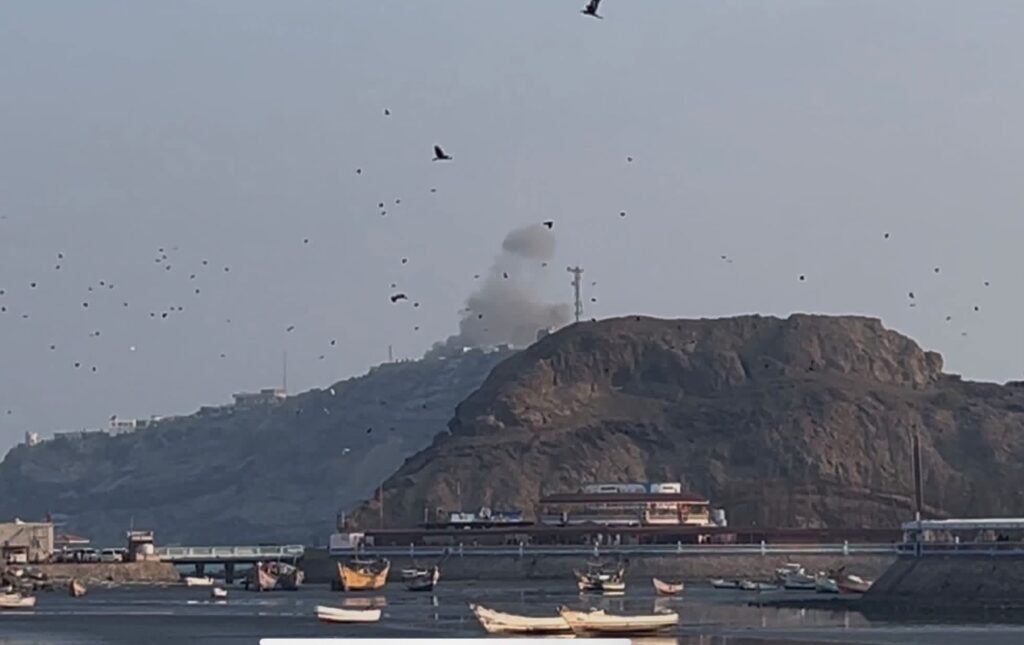 Rebelii Houthi au atacat palatul prezidențial din Yemen. Cinci morți și 16 răniți, în timp ce Arabia Saudită raportează zeci de atacuri asupra infrastructurii