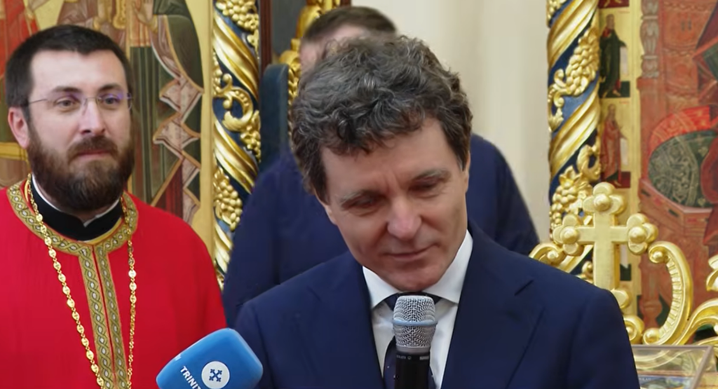 Nicușor Dan se duce la biserică înainte de consultarea cu Luca Niculescu