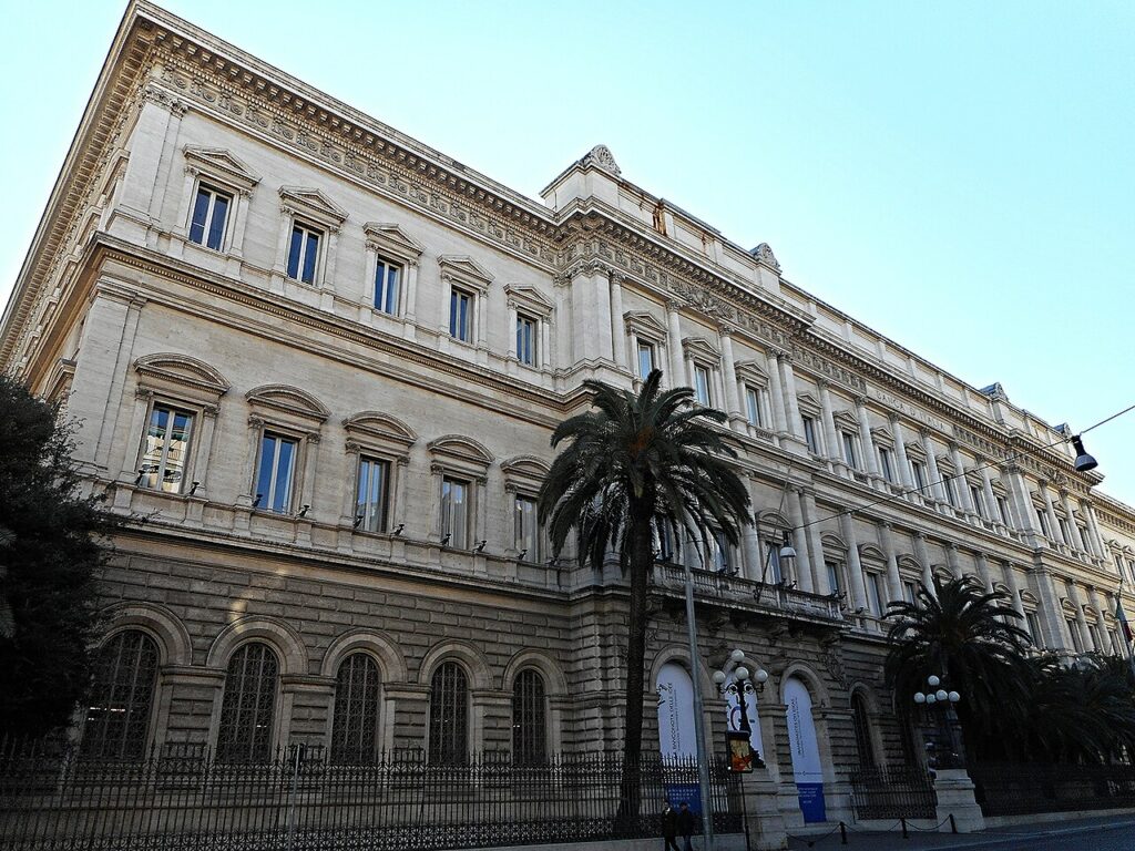 Italia riscă să rămână pe lista țărilor cu deficit excesiv. Avertismentul Băncii Centrale
