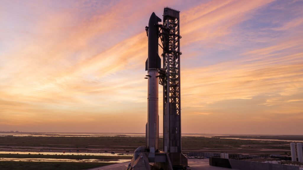 SpaceX zboară 4 astronauți spre Stația Spațială Internațională