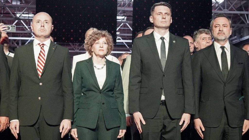 PNL Iași cere alegeri anticipate și refuză în unanimitate să voteze pentru Guvernul Niculescu-PSD
