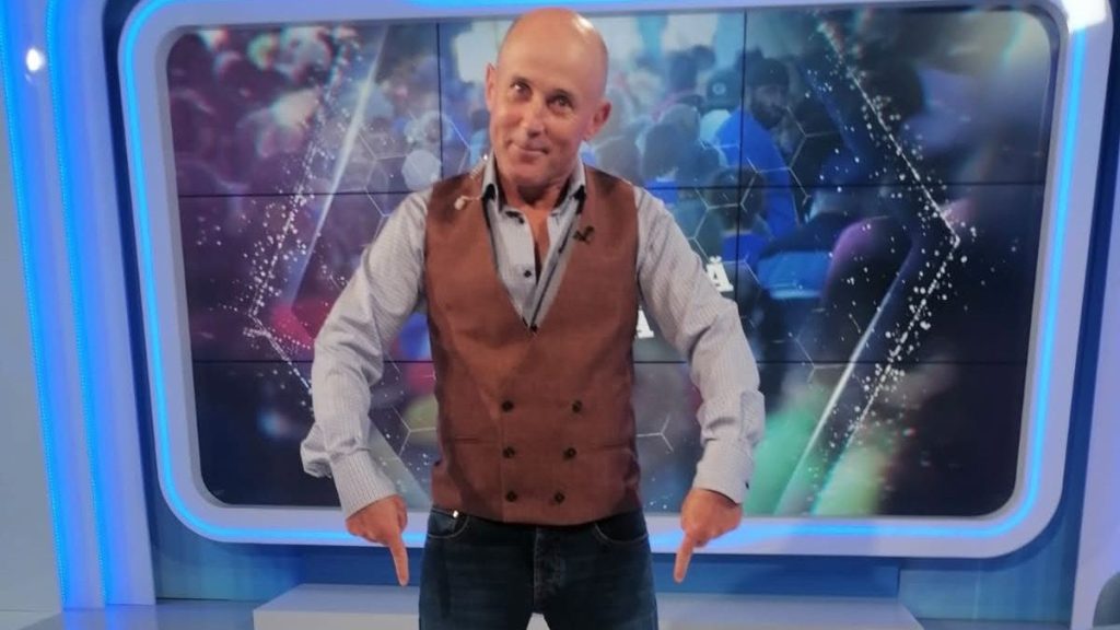 Mugur Mihăescu se apără după ce a fost atacat pentru discursul său din Parlament: „Ticăloșia celor care au încercat să mă portretizeze”