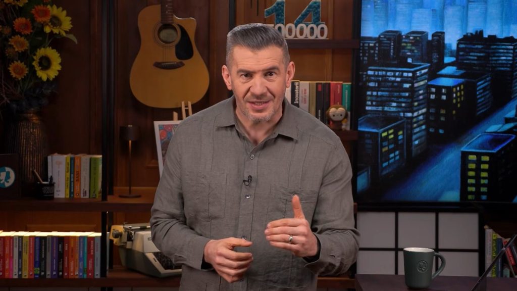 Dragoș Pătraru a vorbit la TVR despre interviul cu George Simion difuzat de televiziunea publică: „Îngrijorarea cetățenilor este legitimă”